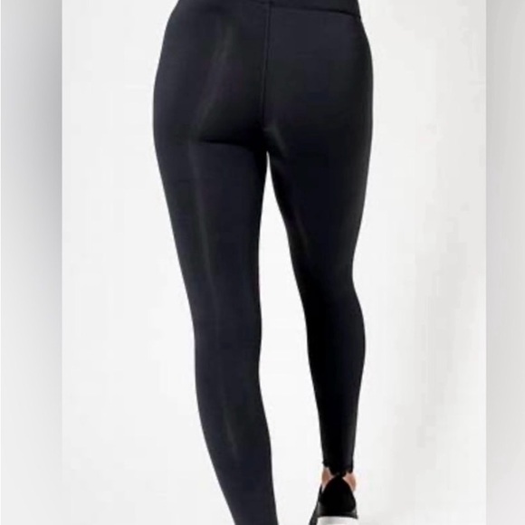 High-Waisted Black Leggings IVL collective , scalloped, like new , size 4 - Picture 3 of 7